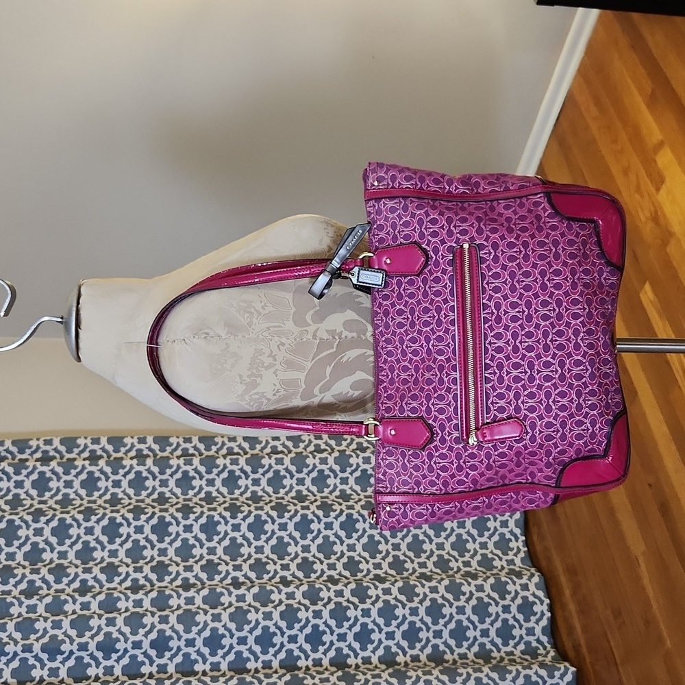 Coach Poppy Metallic Signature - Picture 8 of 15